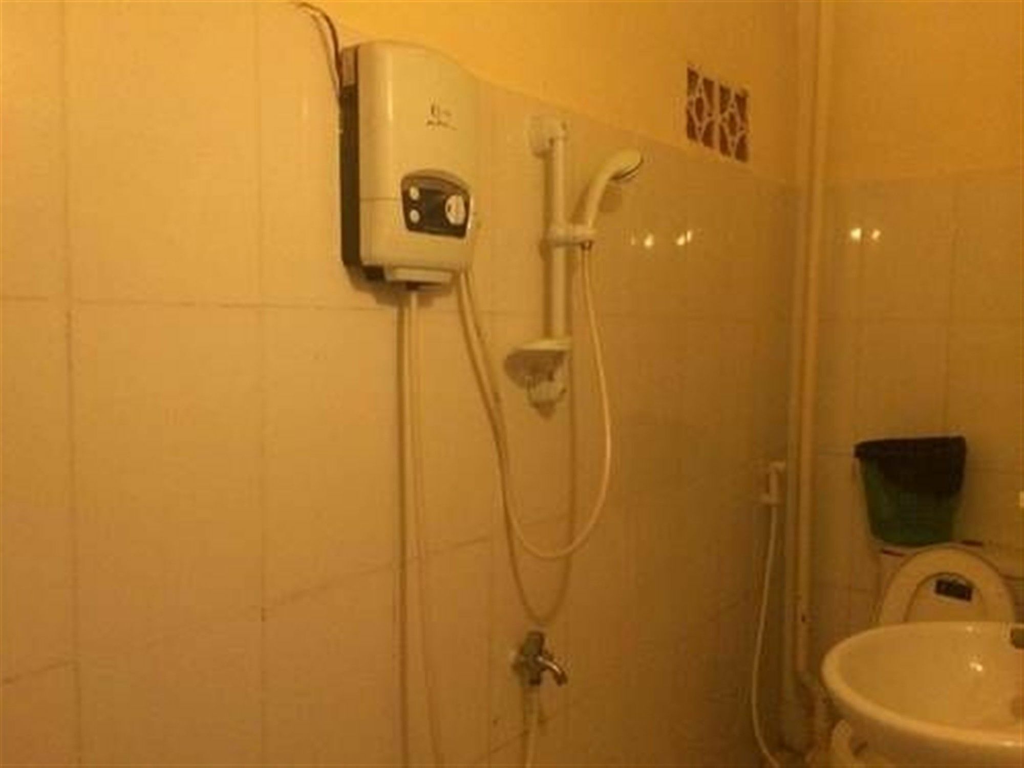 The Happy House Hostel Phnom Penh Bagian luar foto
