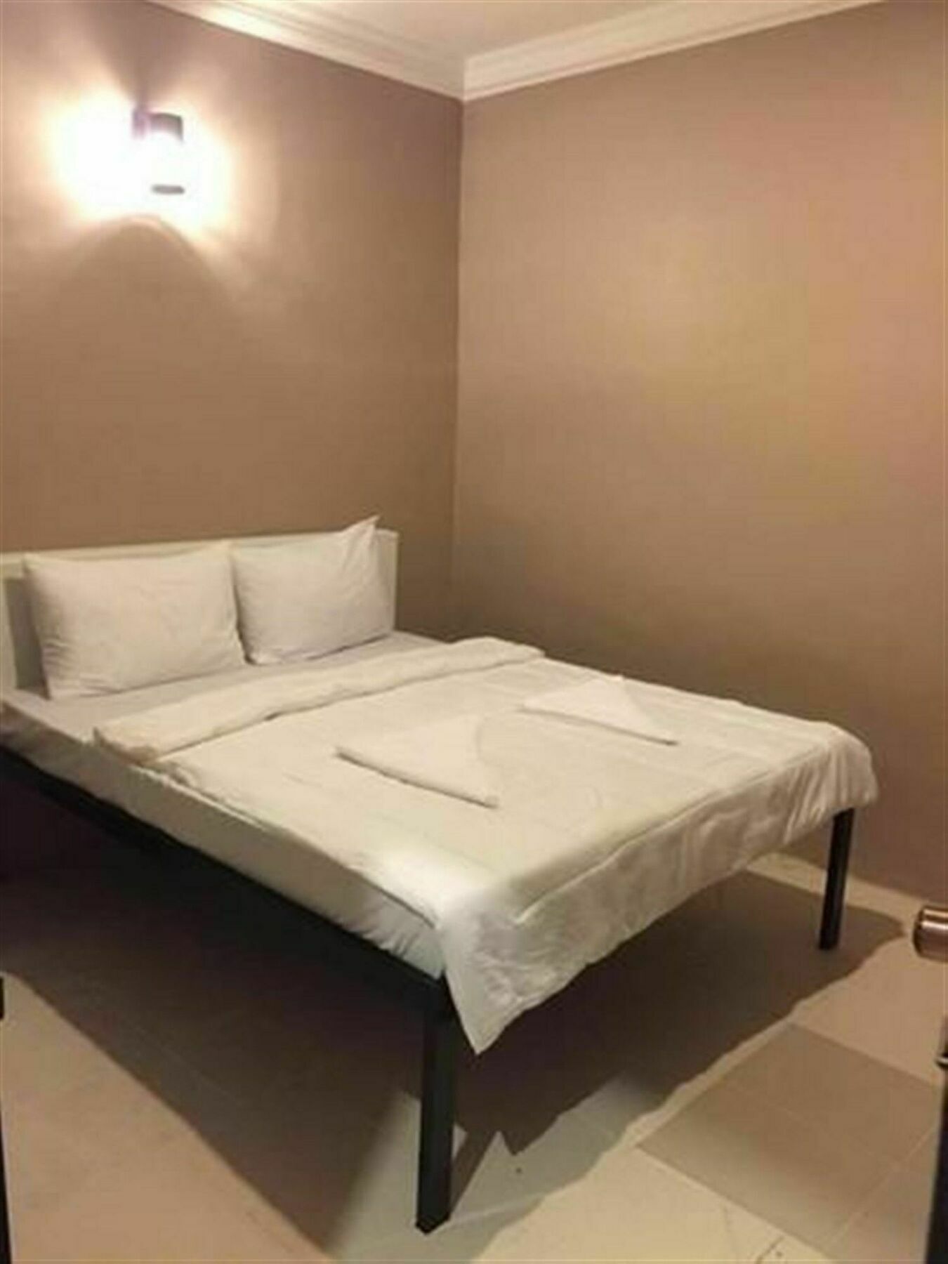 The Happy House Hostel Phnom Penh Bagian luar foto